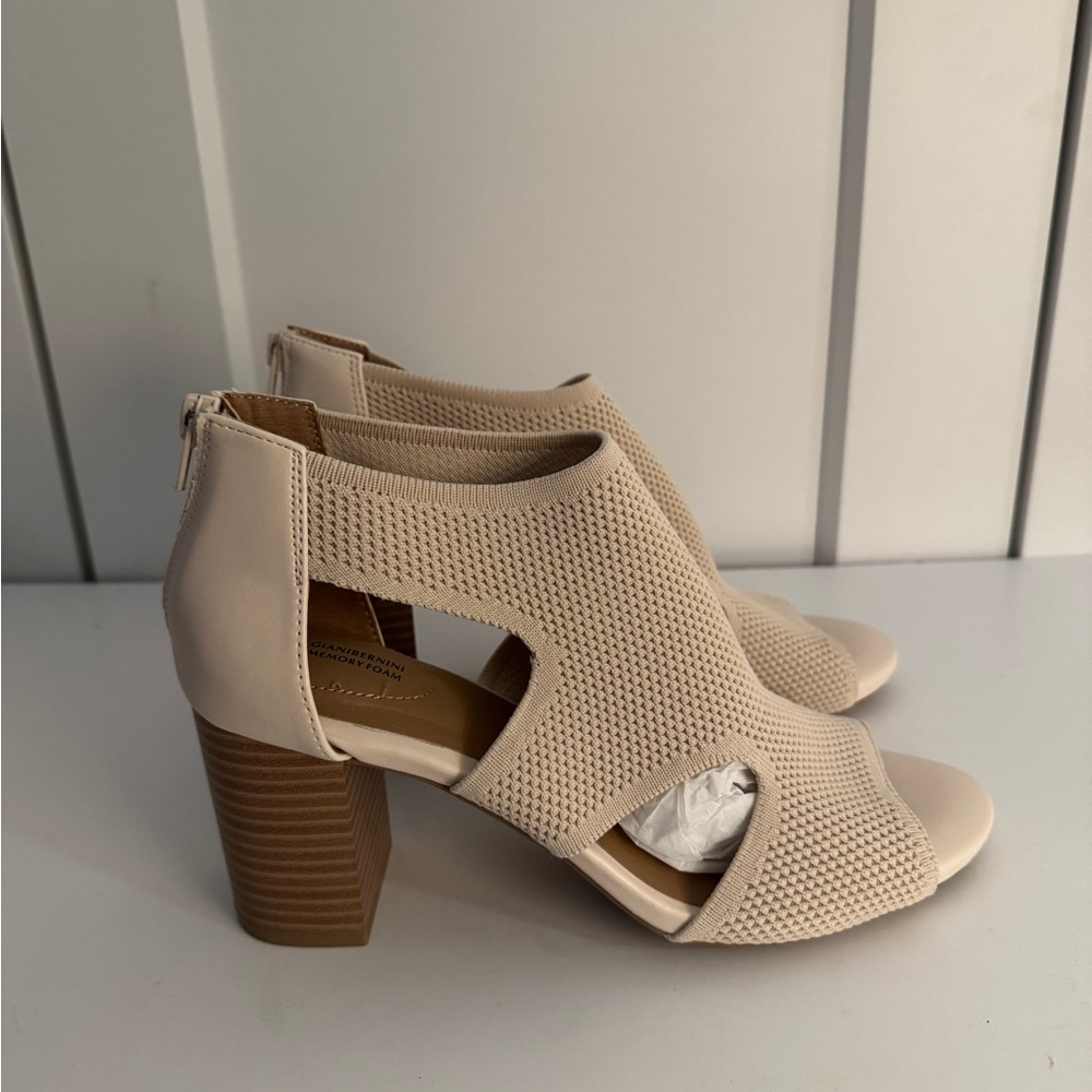 NEW Giani Bernini Women’s Size 9.5 Arisiaa Memory Foam Open Toe Ankle Booties